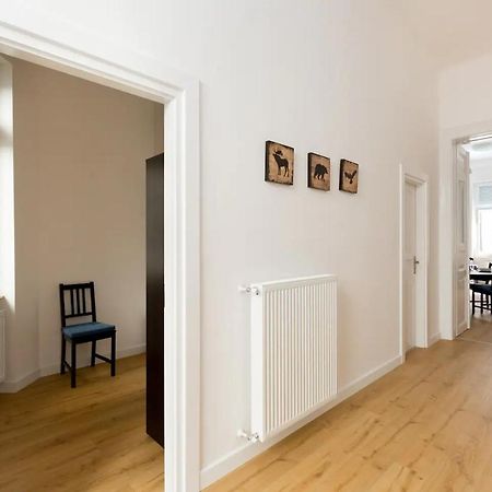 בודפשט Kresz Geza 29 Westend Station 2 Bedrooms+Living Ac מראה חיצוני תמונה